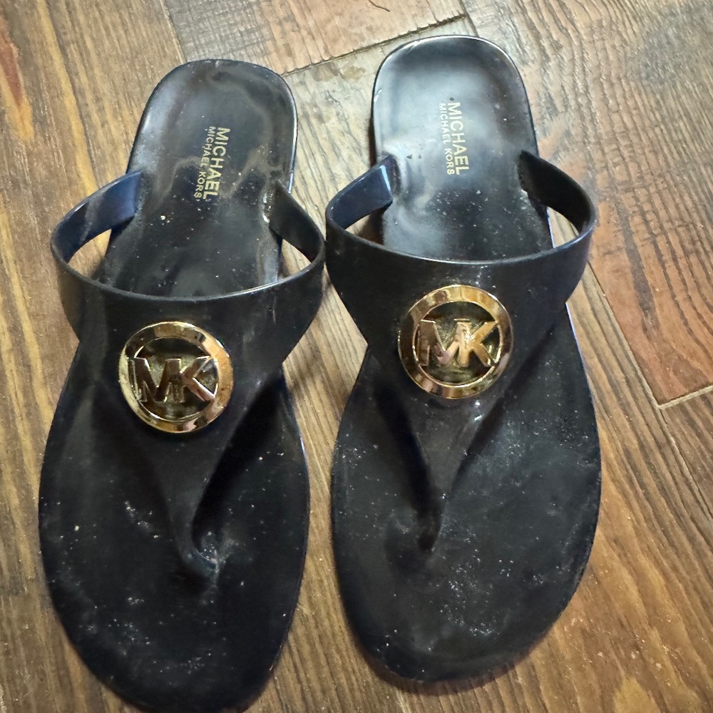 Michael kors sandals size 8